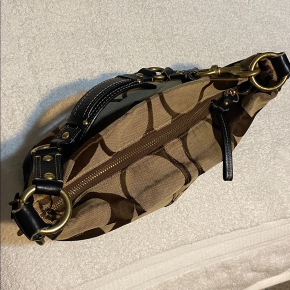 Coach Tan and Brown Signature Shoulder Bag - Picture 14 of 16